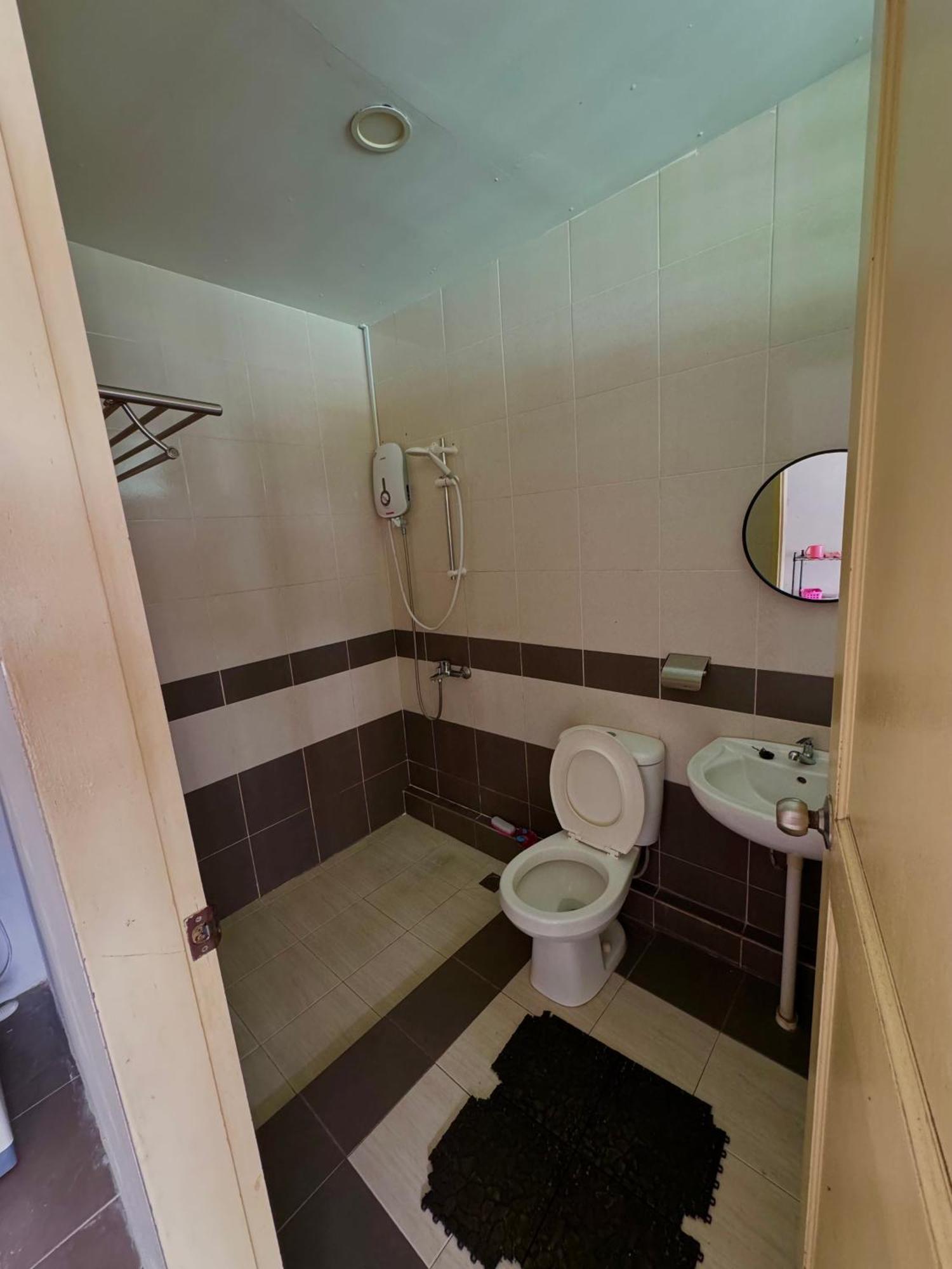 Hmairbnb@Two Sibu Esterno foto